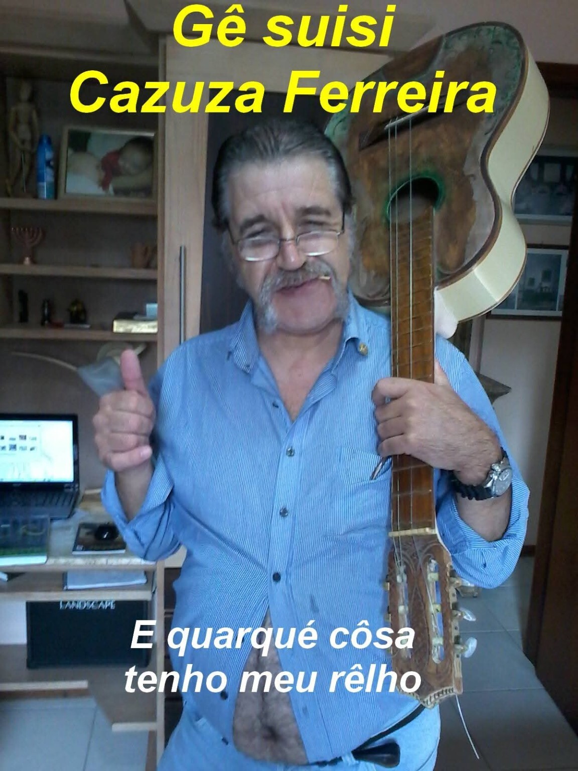 Registro bem-humorado de Cazuza Ferreira com um violão